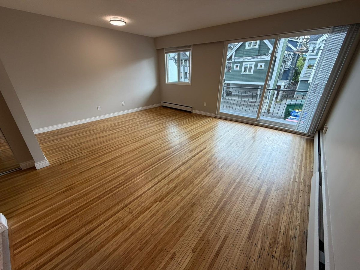 1617 Graveley Street - Photo 7