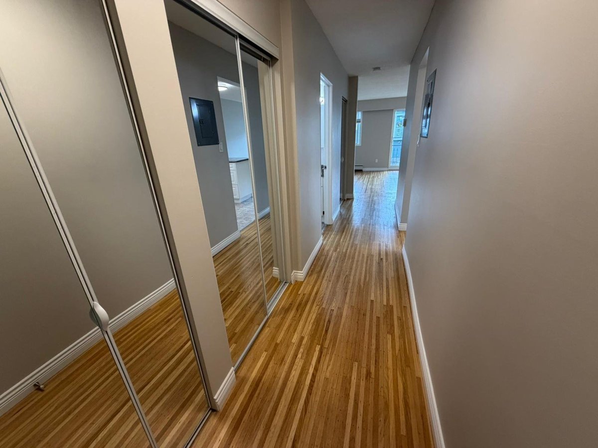 1617 Graveley Street - Photo 8