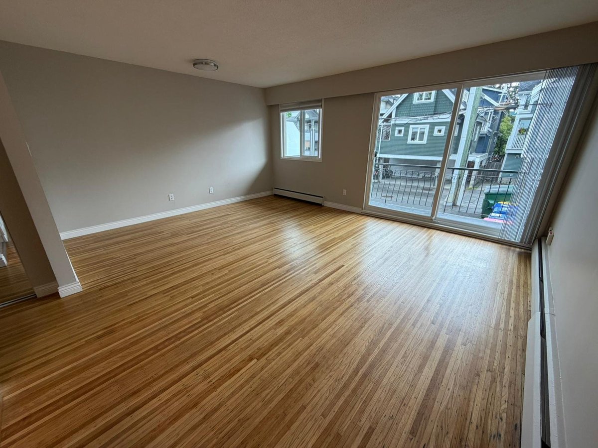 1617 Graveley Street - Photo 10