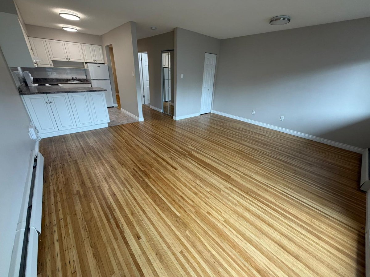 1617 Graveley Street - Photo 9