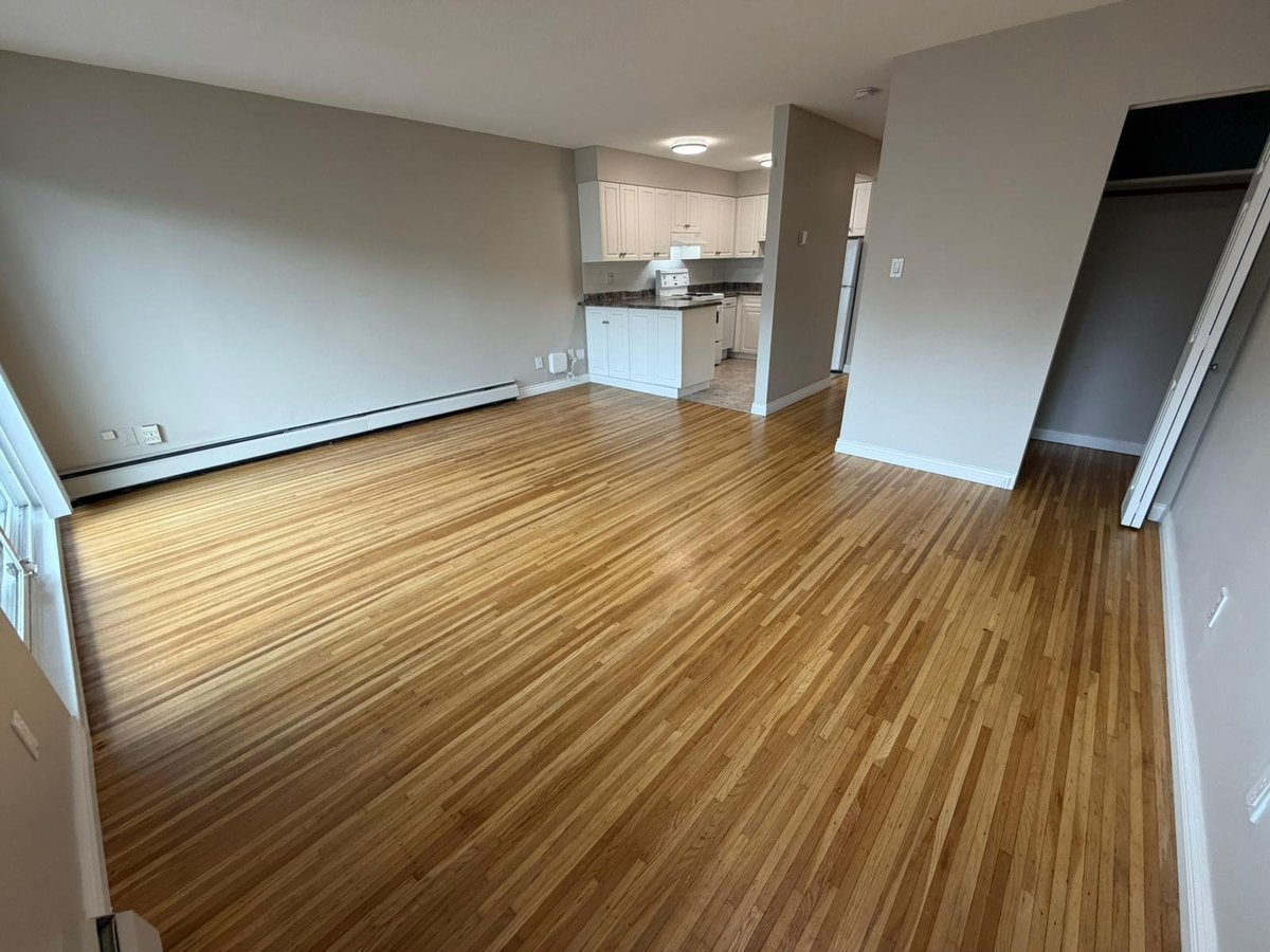 1617 Graveley Street - Photo 11