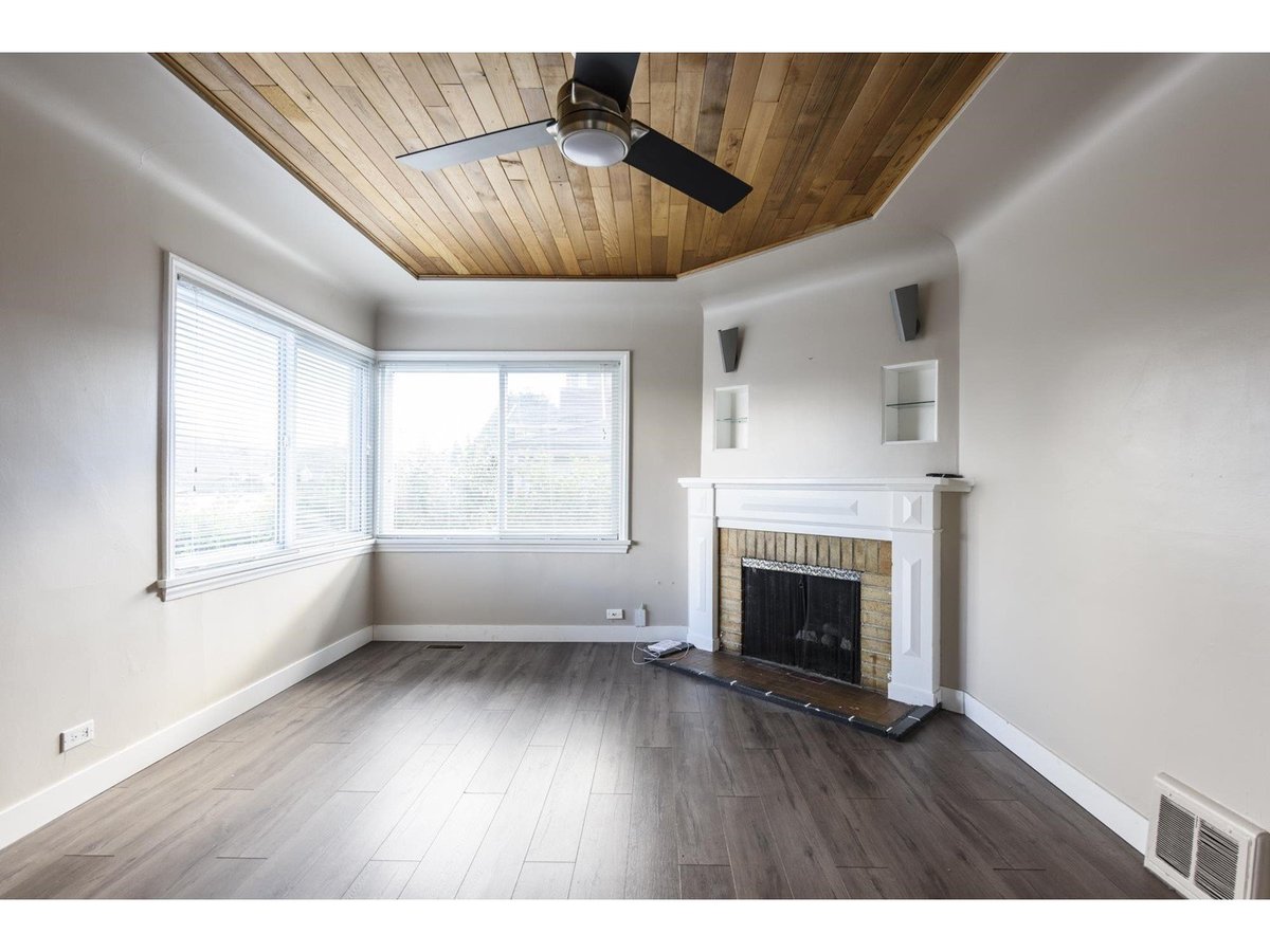 4525 Knight Street - Photo 2