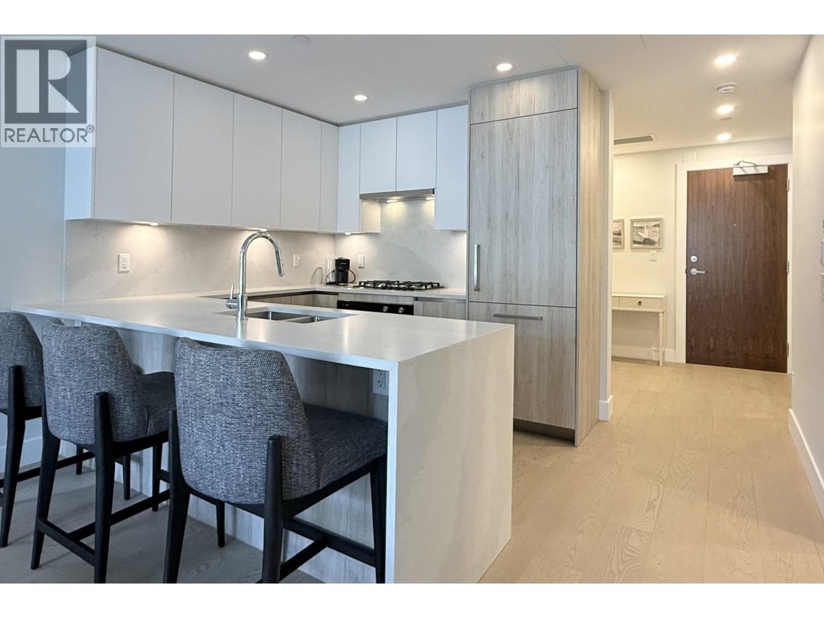 2-BDRM 423 6TH STREET - Photo 2