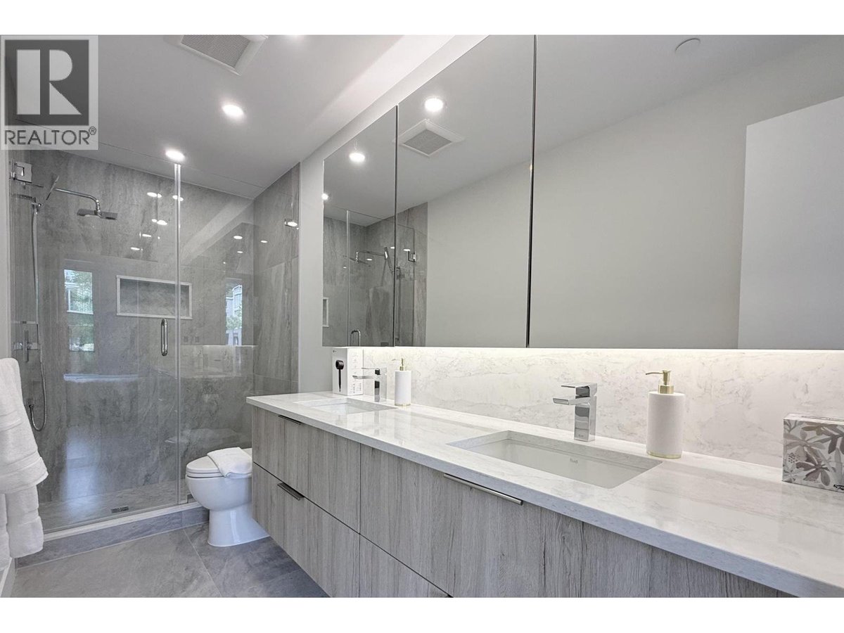 2-BDRM 423 6TH STREET - Photo 12