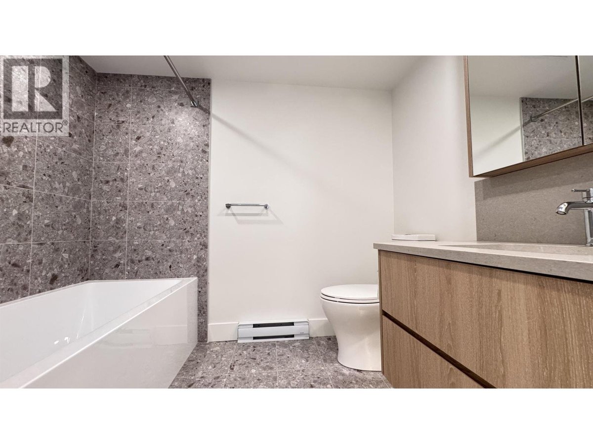 6258 OAK STREET - Photo 9