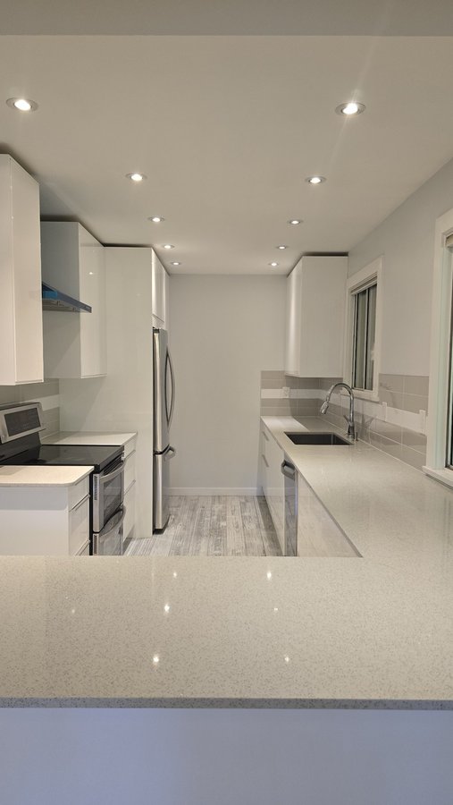 5585 Oak Street - Photo 3
