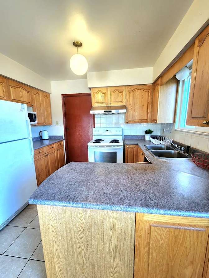 East 24th Avenue - Photo 4