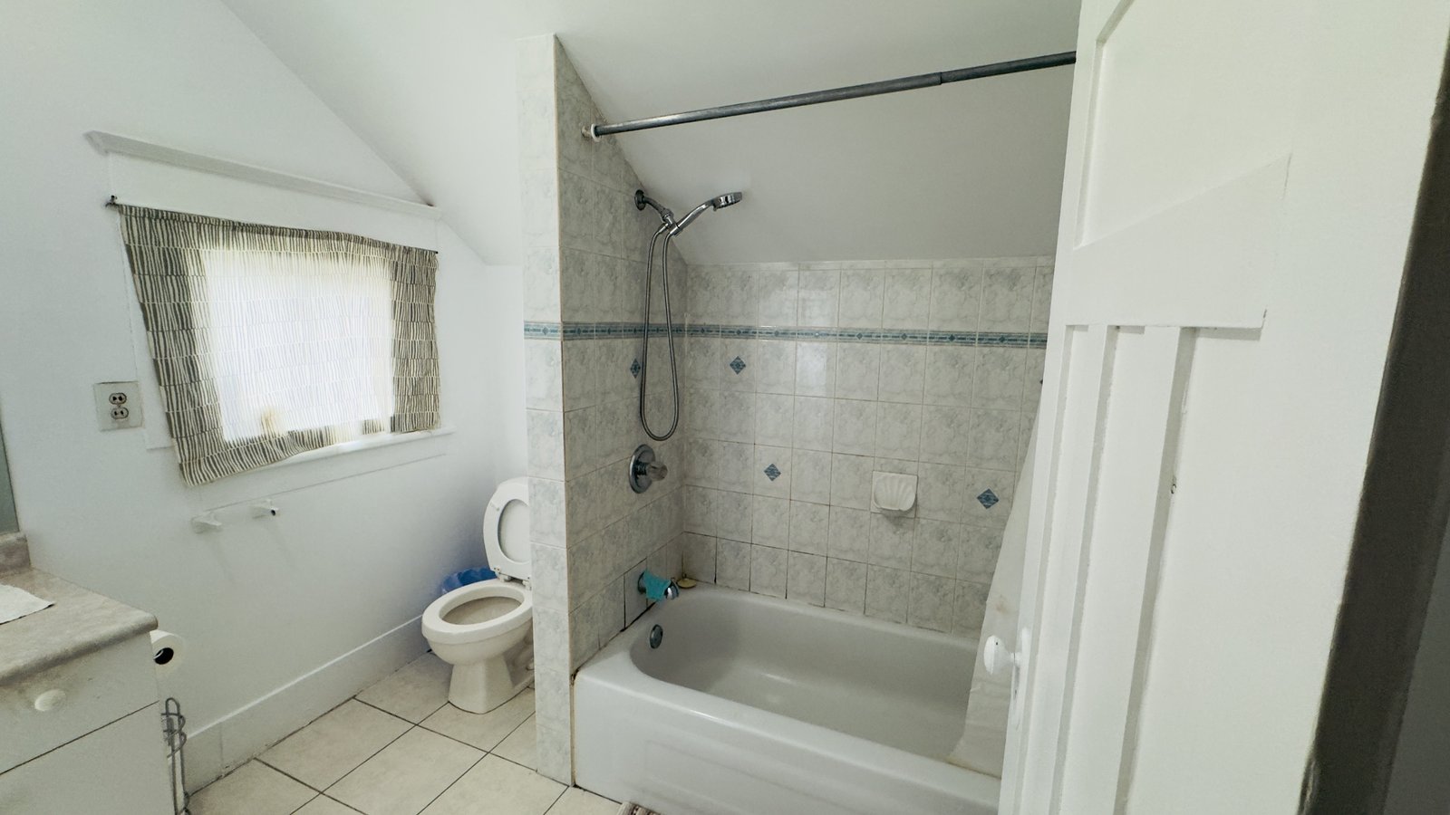 2086 East 41st Avenue - Photo 5