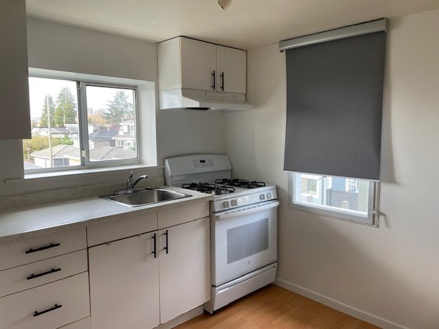 111 East 61st Avenue - Photo 4