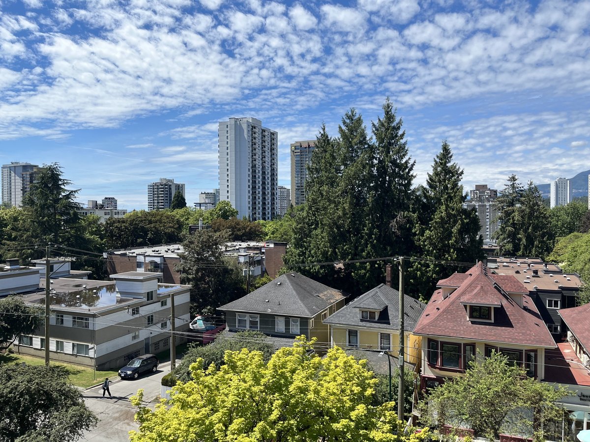 1460 Barclay Street - Photo 24