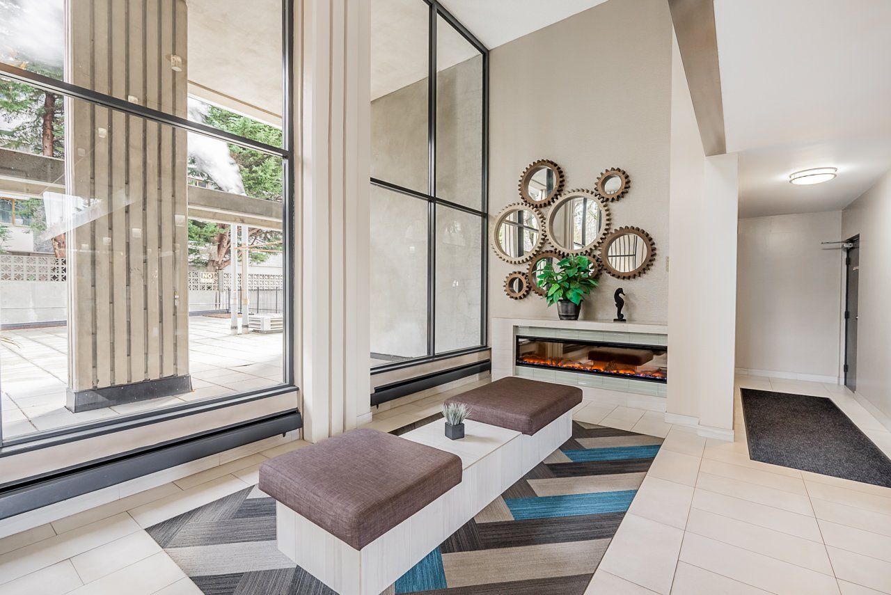 1460 Barclay Street - Photo 6