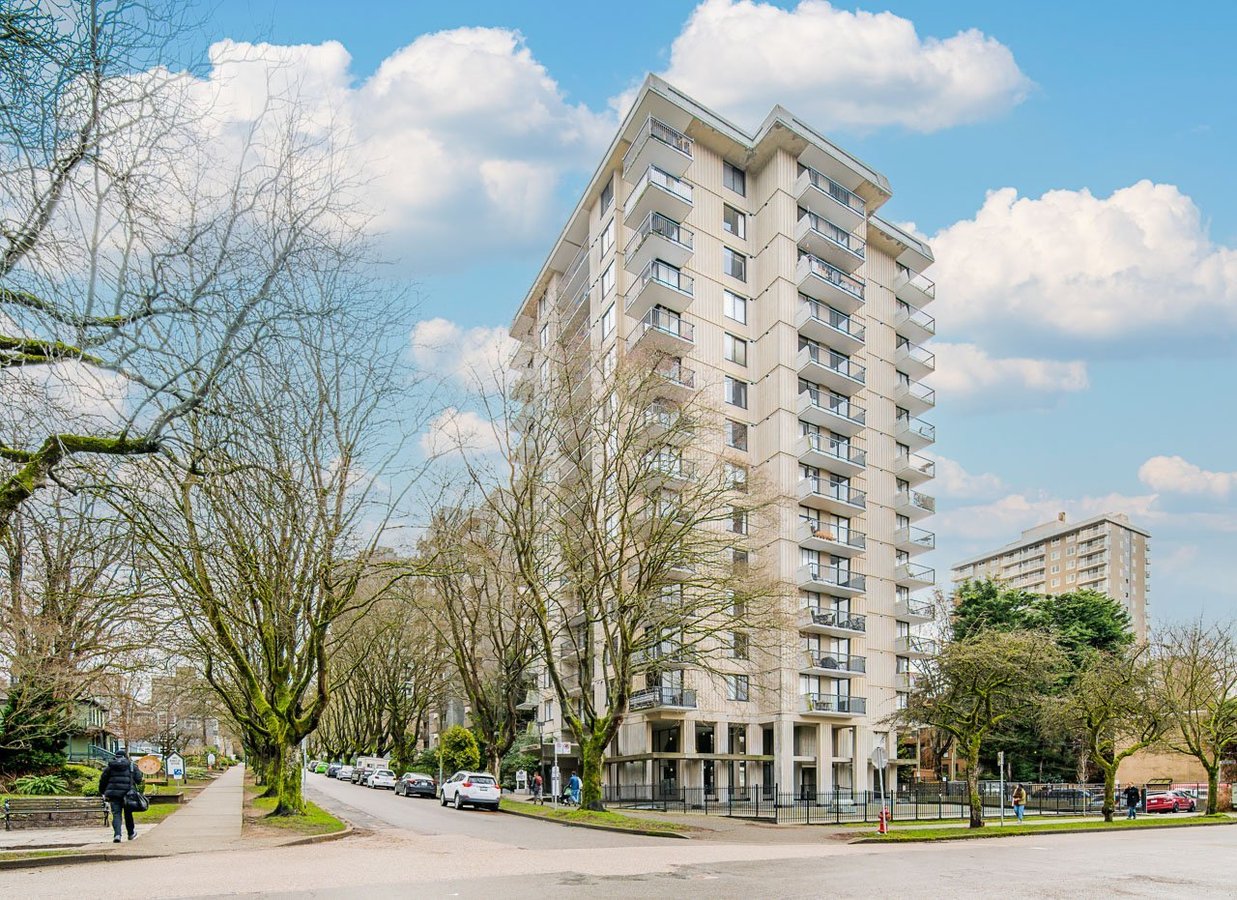 1460 Barclay Street - Photo 1