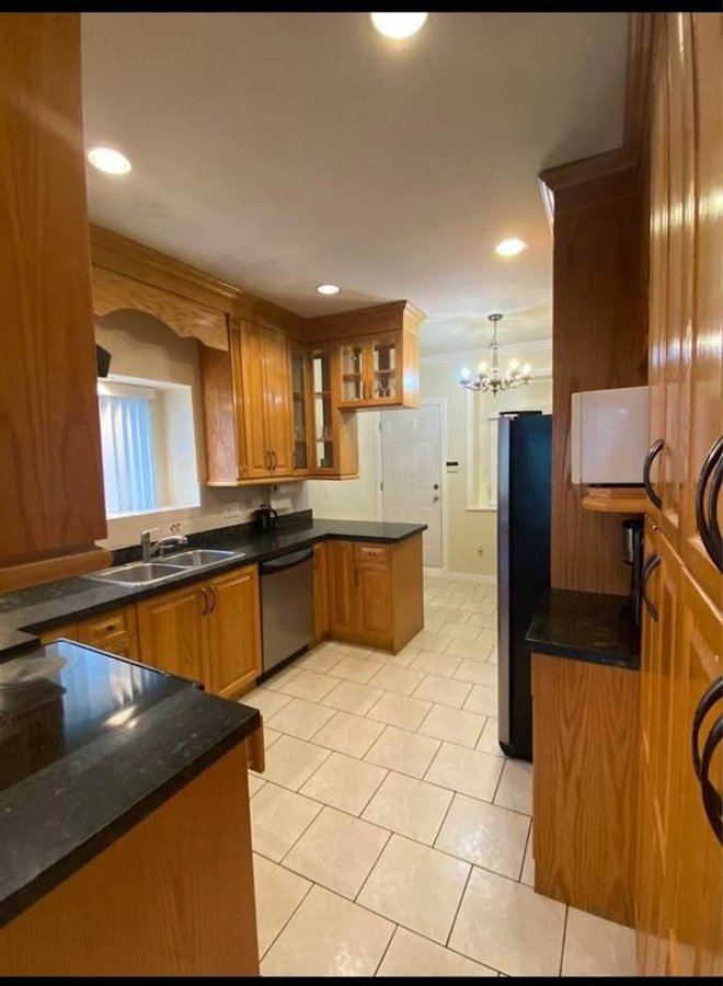 East 30th Avenue - Photo 9