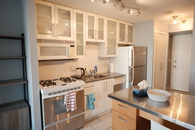 1225 Richards Street - Photo 1