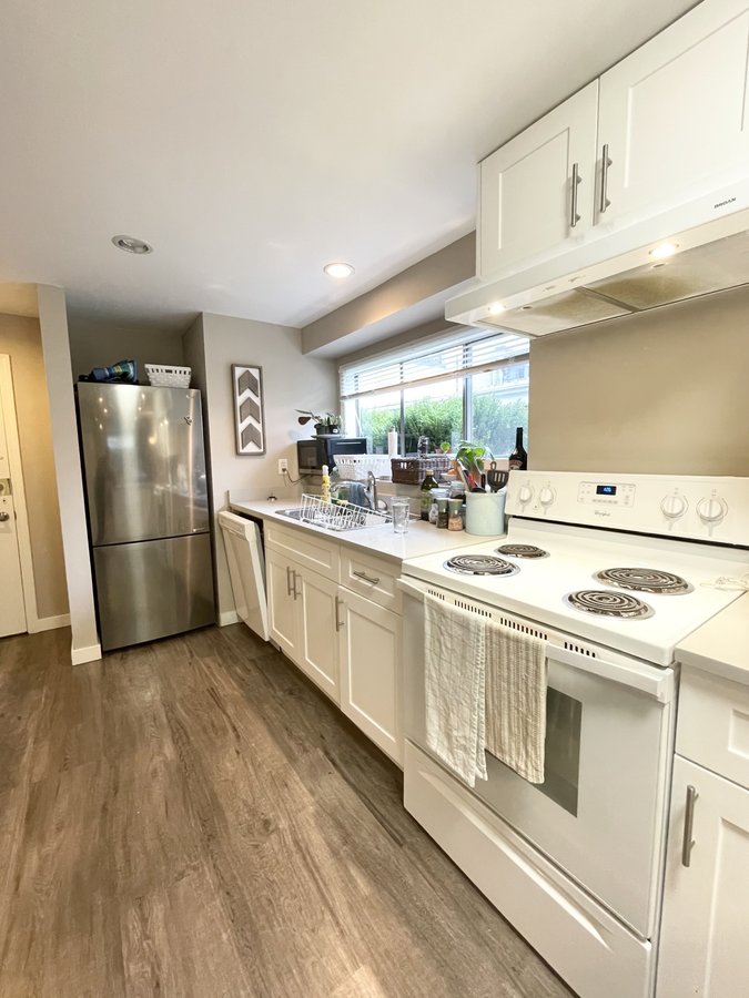 195 East 21st Avenue - Photo 2