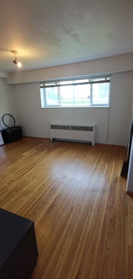 1046 West 12th Avenue - Photo 4