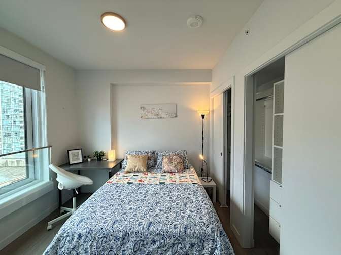 Richards Street - Photo 2