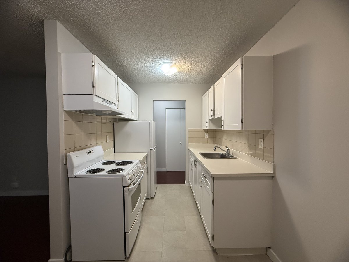 677 East 7th Avenue - Photo 4