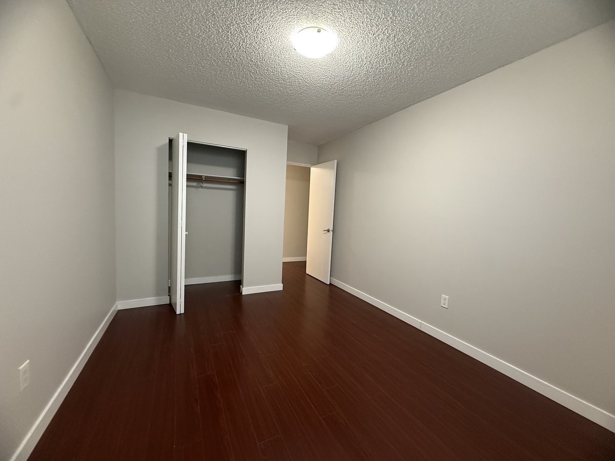 677 East 7th Avenue - Photo 3