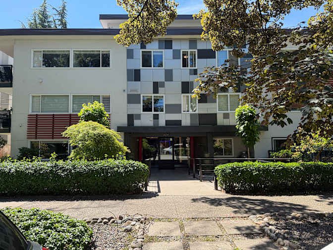 Kitsilano - Photo 1
