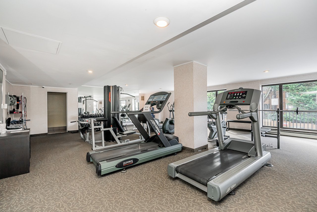 1460 Barclay Street - Photo 6