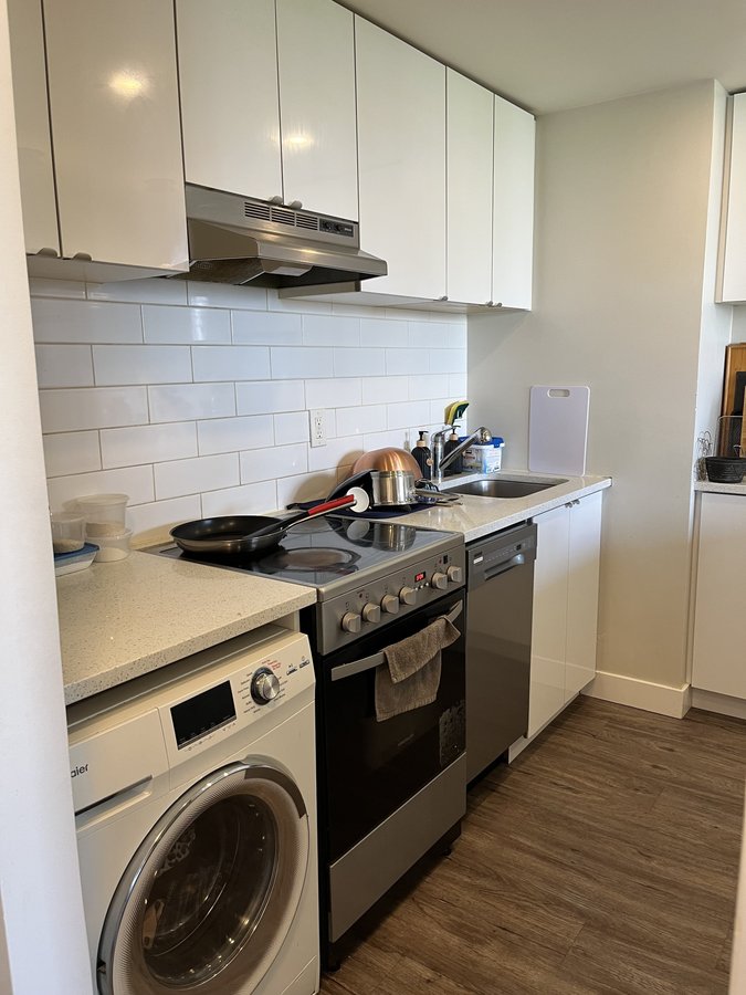 1460 Barclay Street - Photo 10