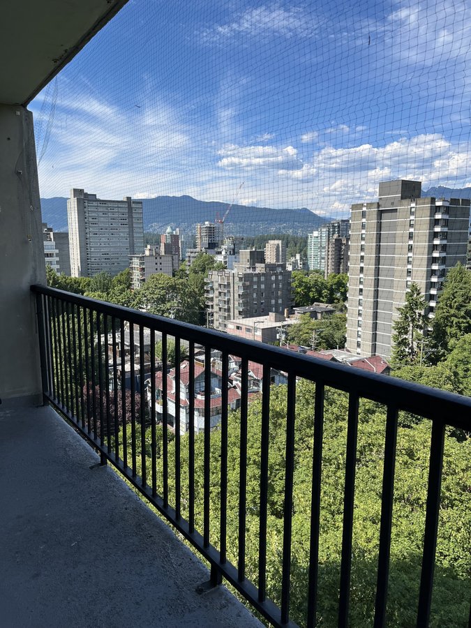 1460 Barclay Street - Photo 21