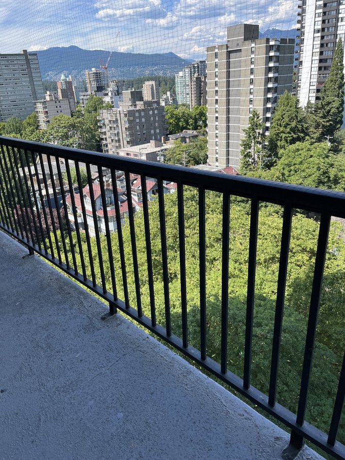 1460 Barclay Street - Photo 23