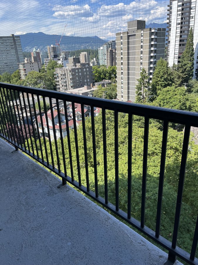 1460 Barclay Street - Photo 24