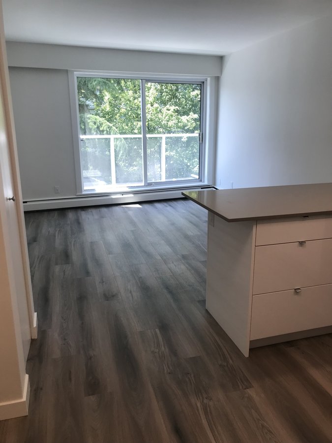 1825 Haro Street - Photo 7