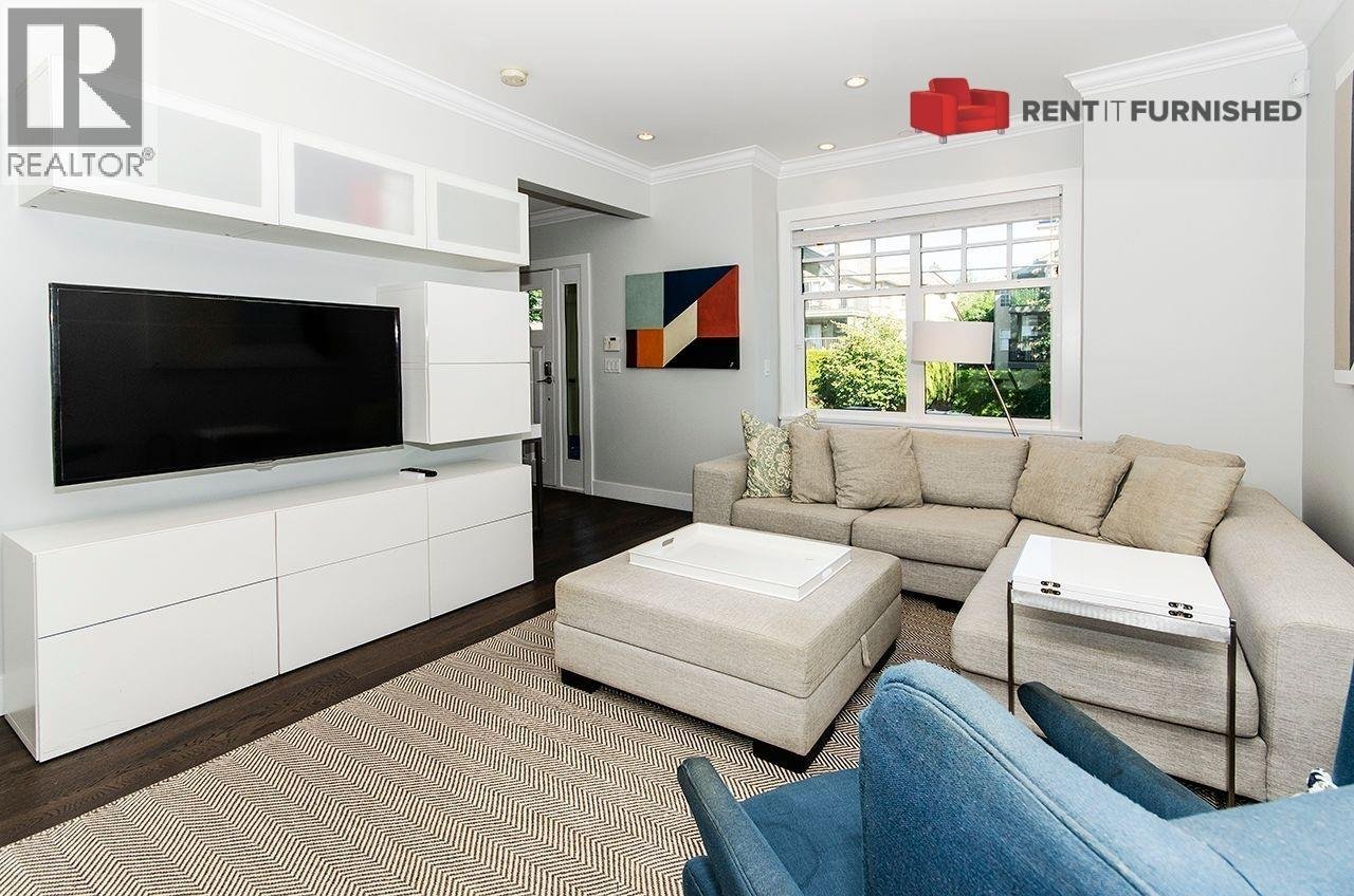 930 W 15TH AVENUE - Photo 7