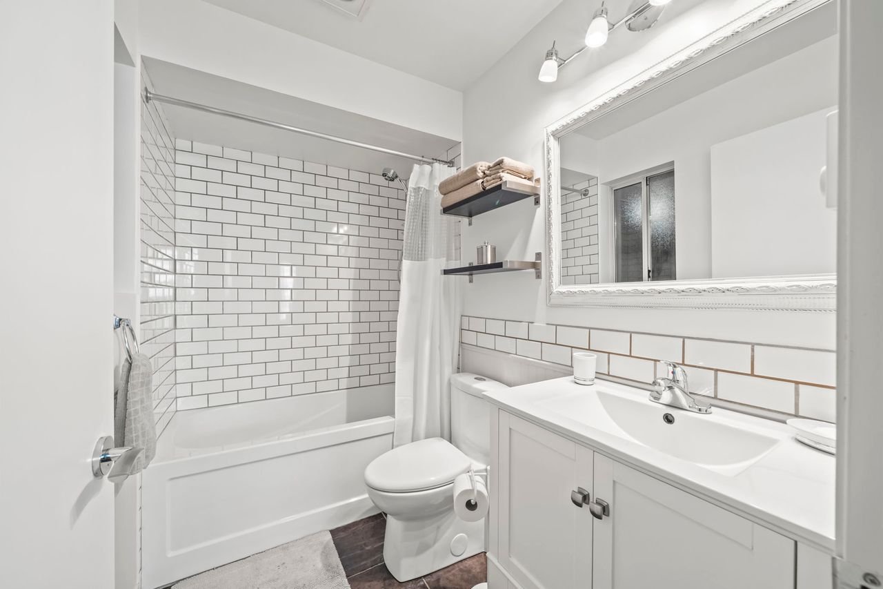 888 West 13th Avenue - Photo 1
