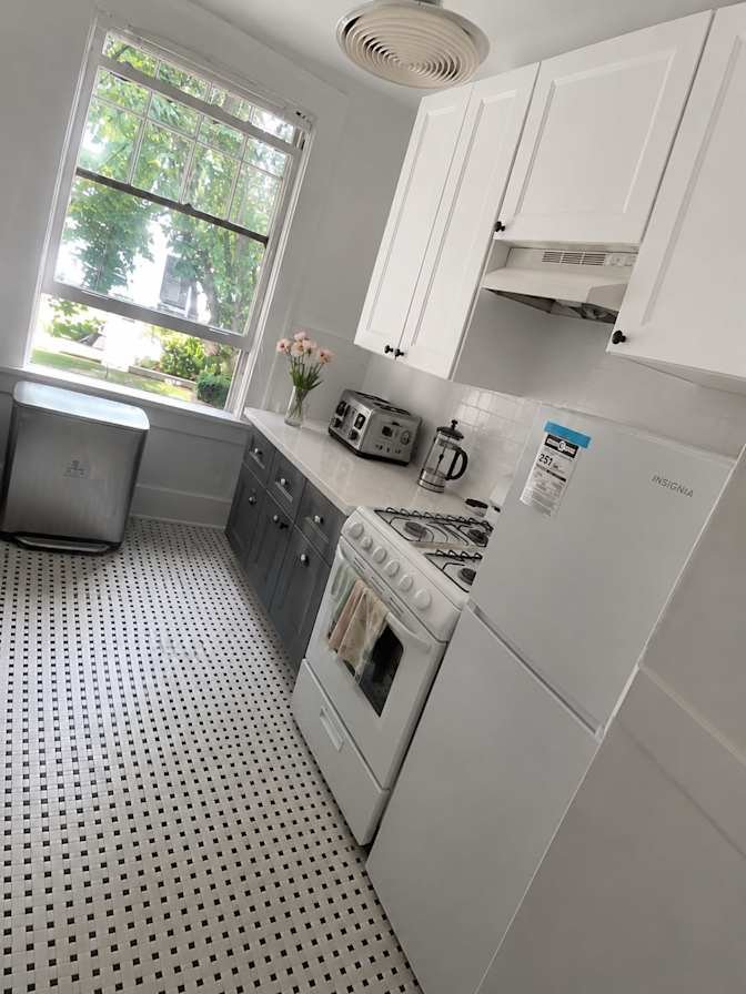 Howe Street - Photo 4