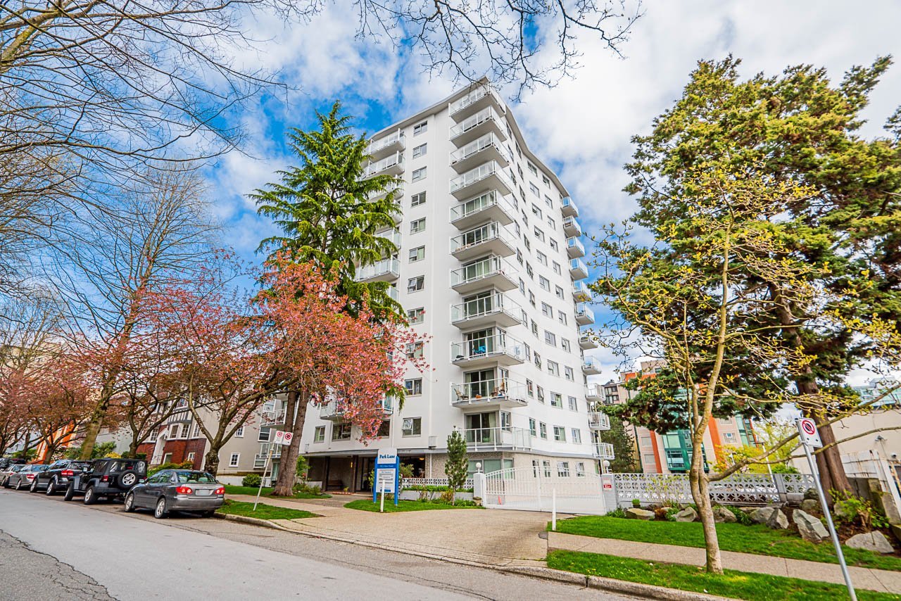 1825 Haro Street - Photo 2