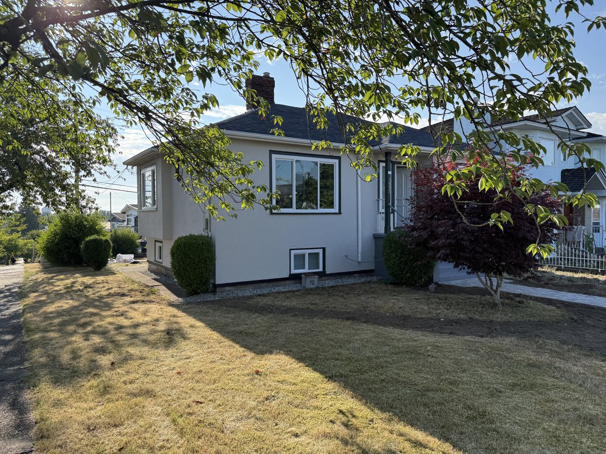 Slocan Street - Photo 1