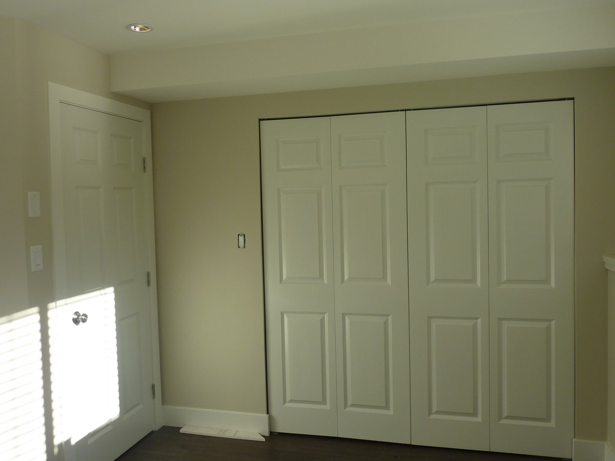2520 Oxford Street - Photo 1