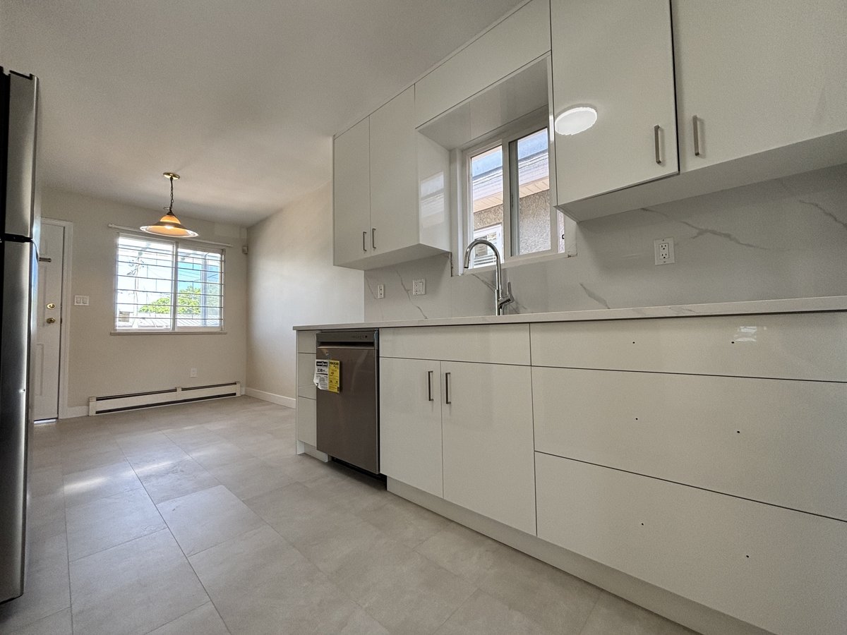 4268 Skeena Street - Photo 16