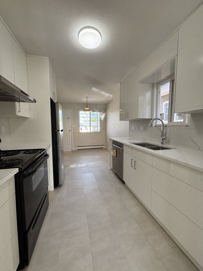 4268 Skeena Street - Photo 14