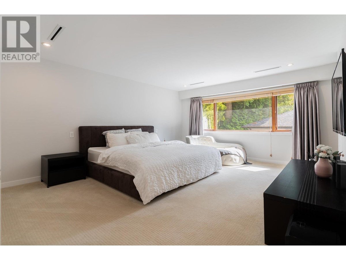 5666 Maple Street - Photo 1