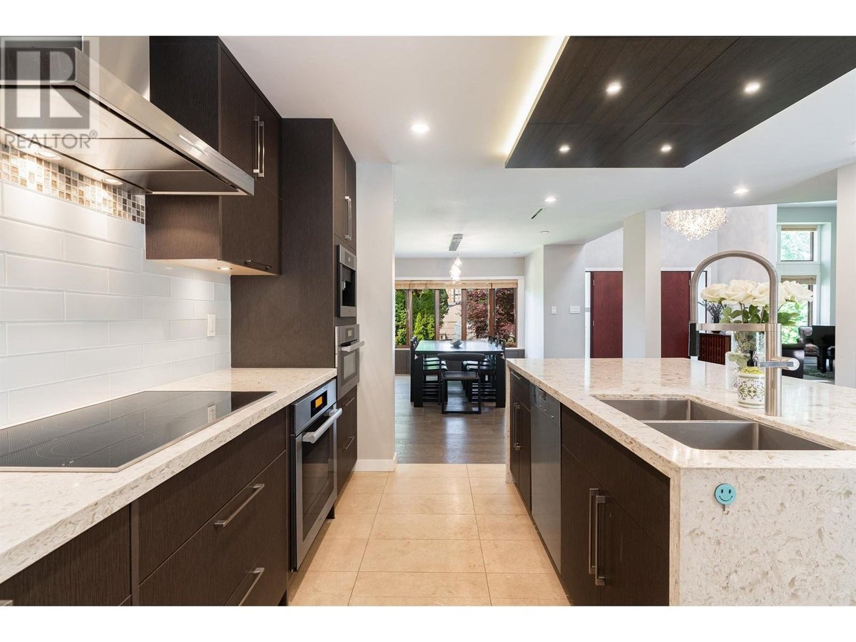 5666 Maple Street - Photo 4