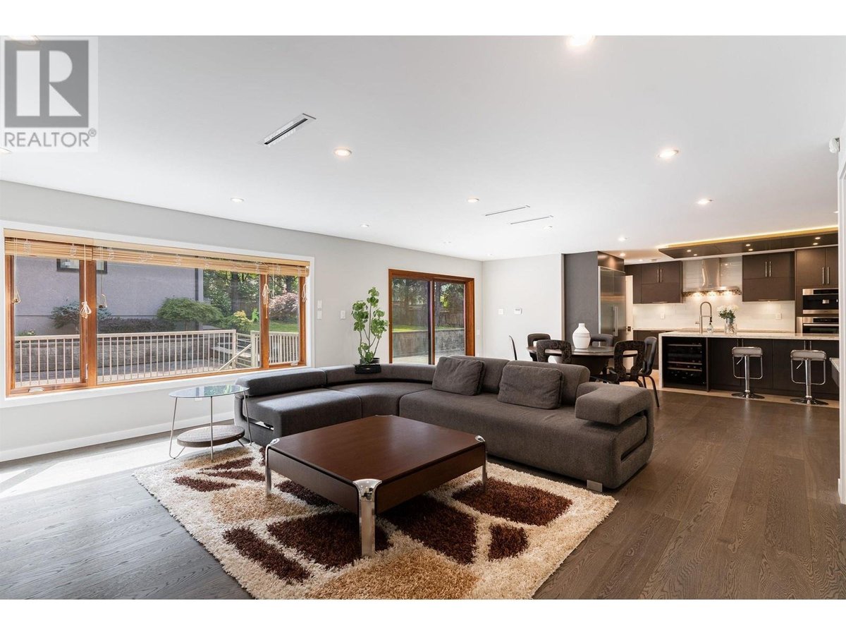 5666 Maple Street - Photo 6