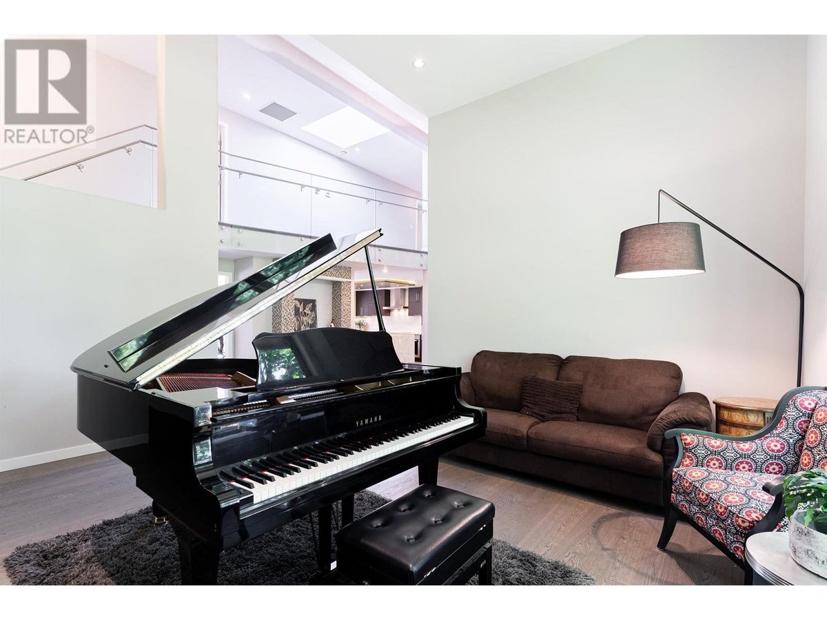 5666 Maple Street - Photo 7
