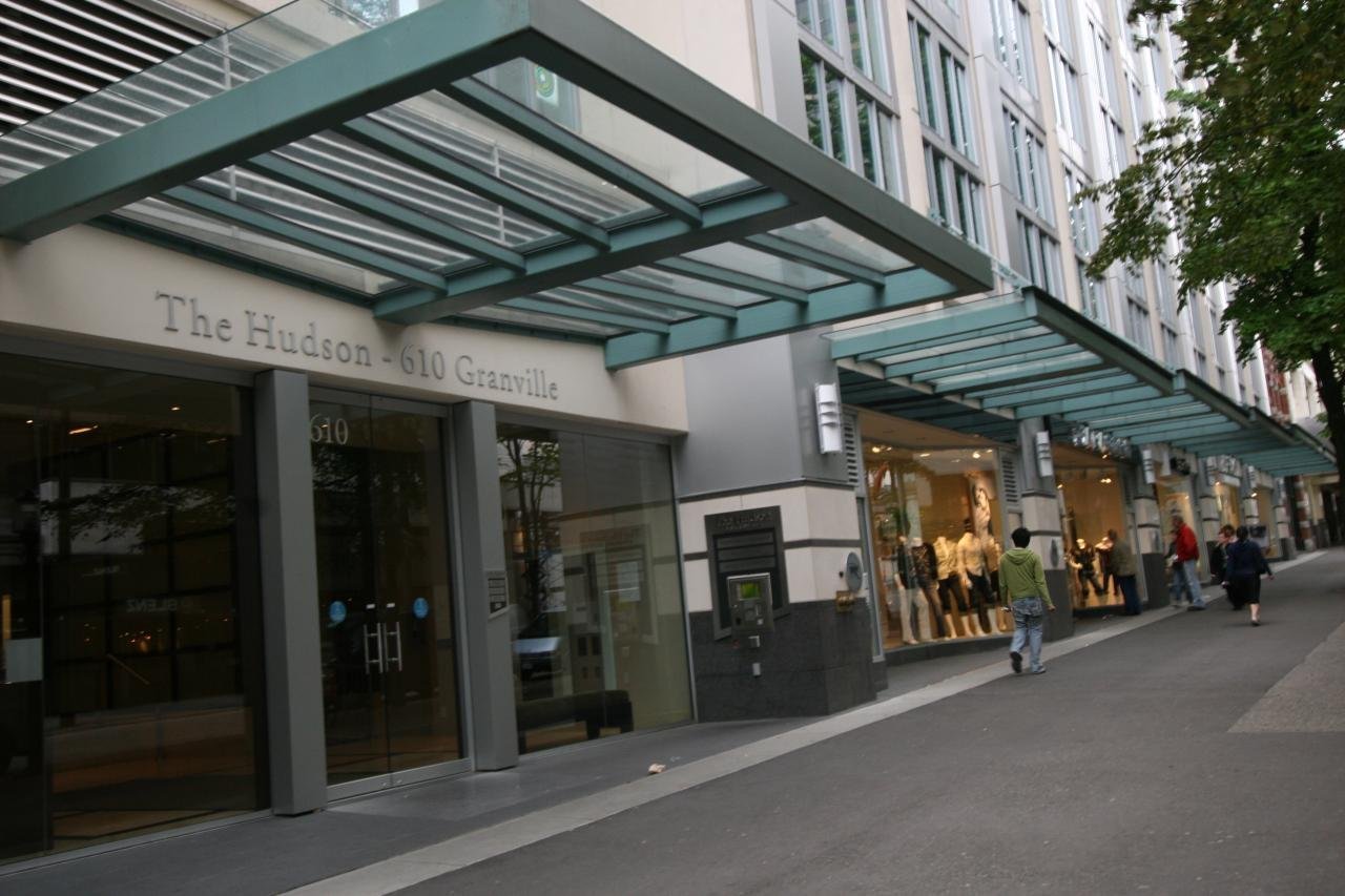 610 Granville Street - Photo 2