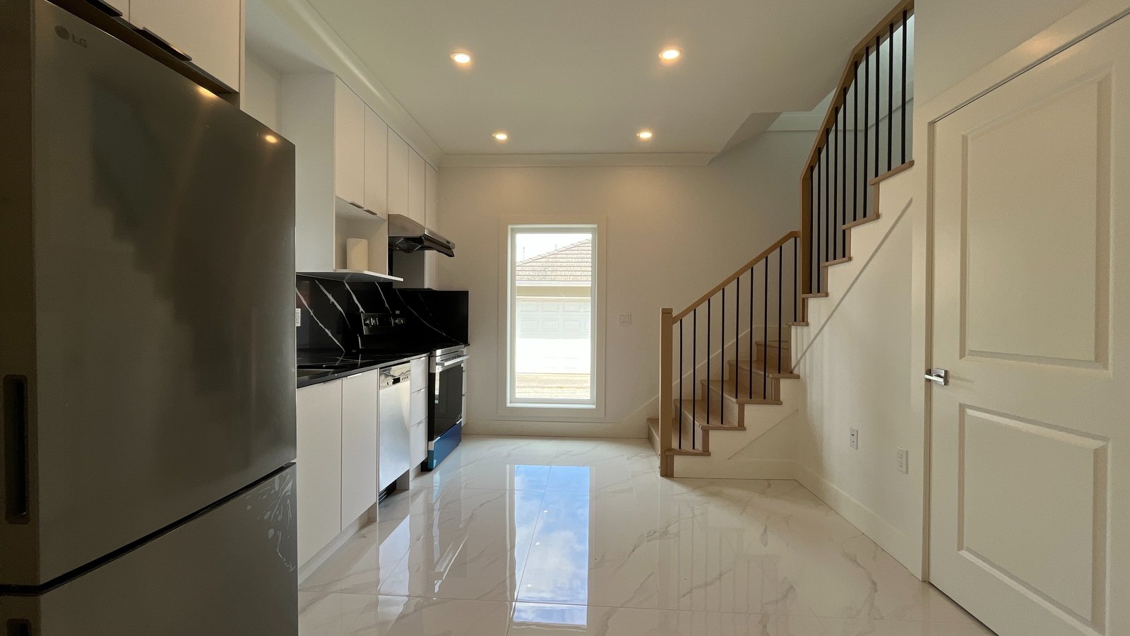 2933 Graveley Street - Photo 2