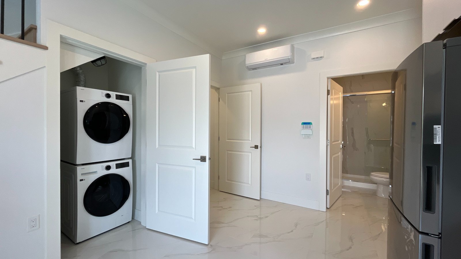 2933 Graveley Street - Photo 6