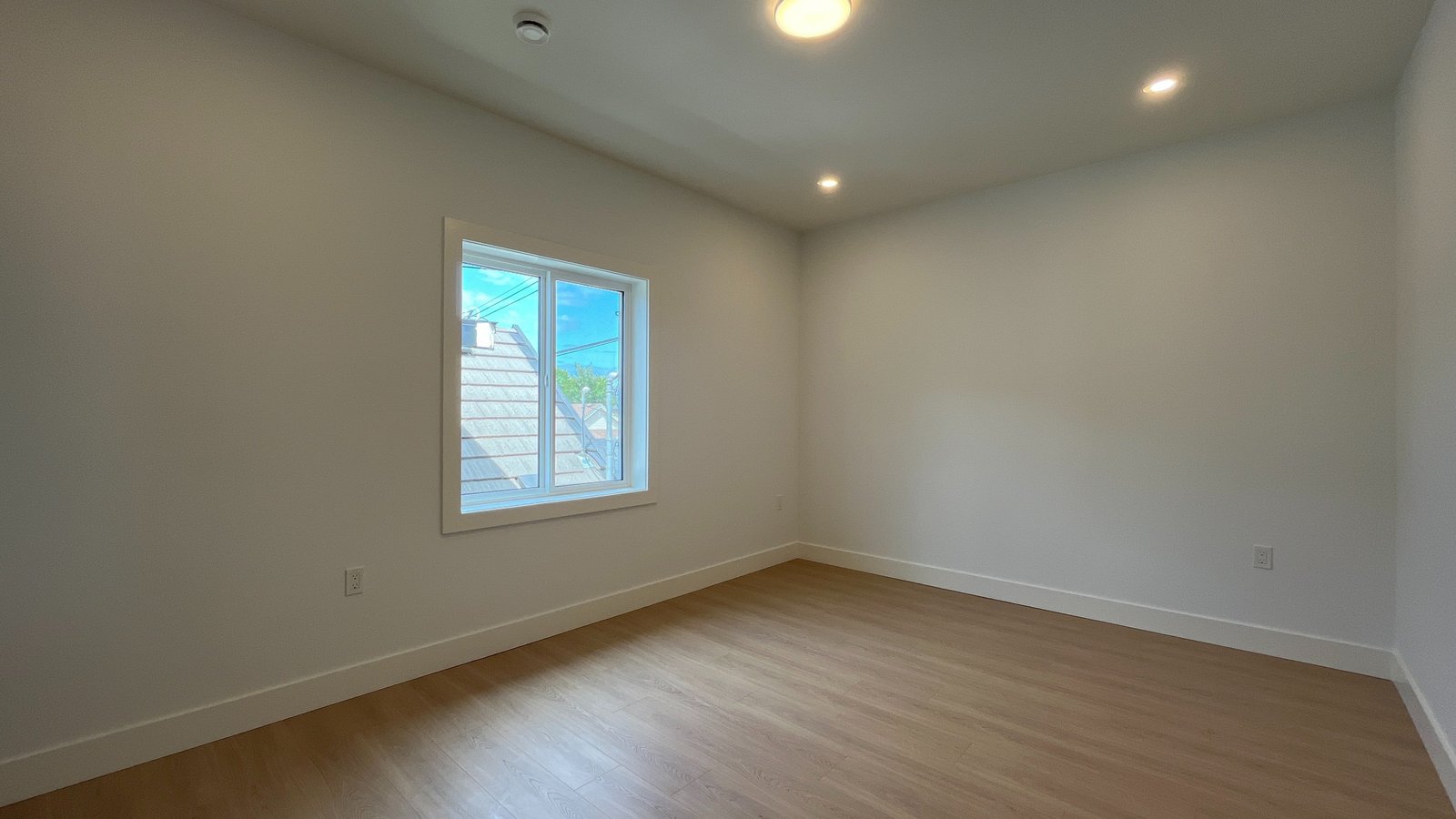 2933 Graveley Street - Photo 7