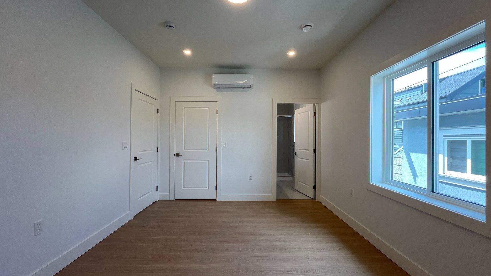 2933 Graveley Street - Photo 8