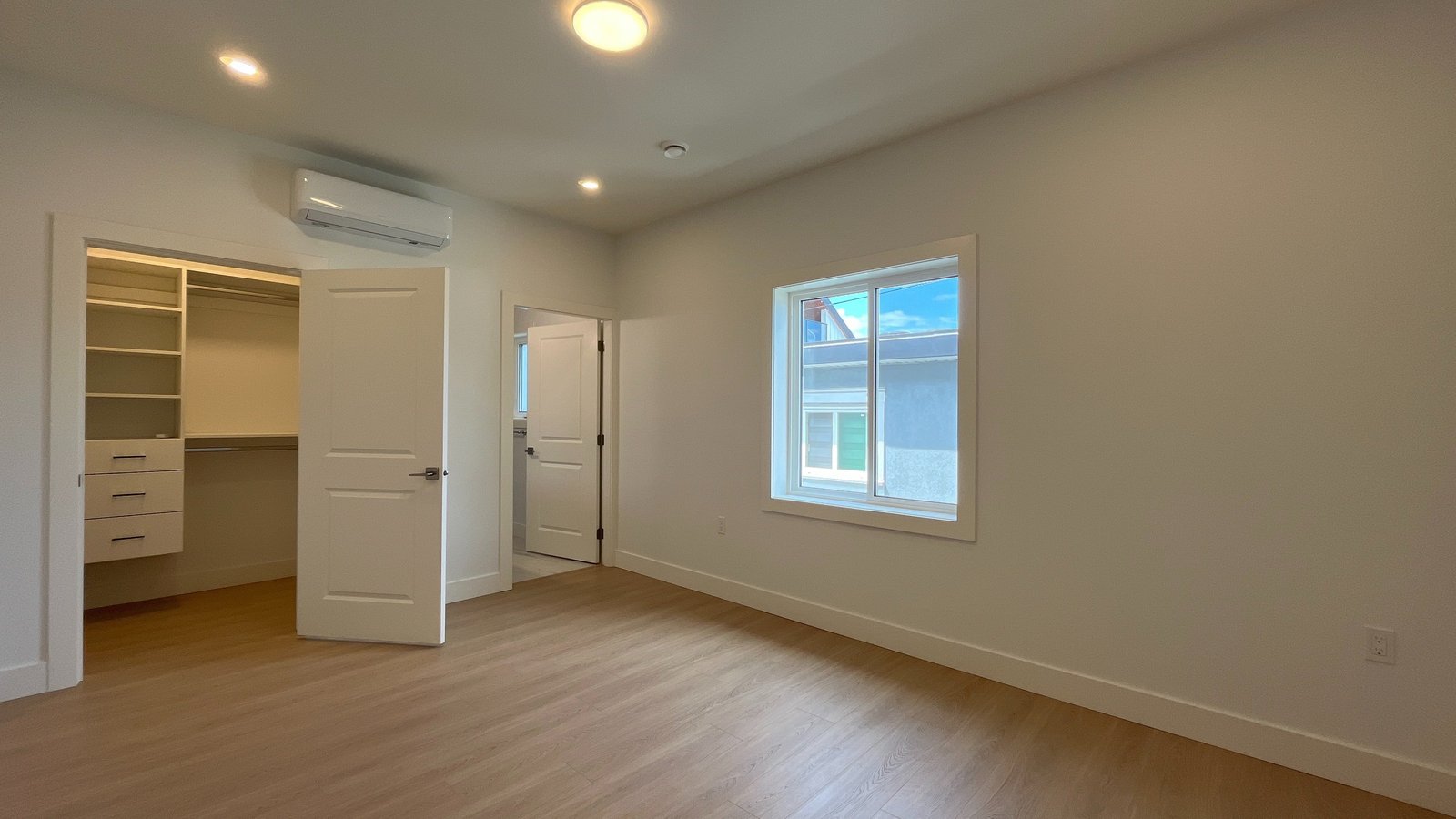 2933 Graveley Street - Photo 9