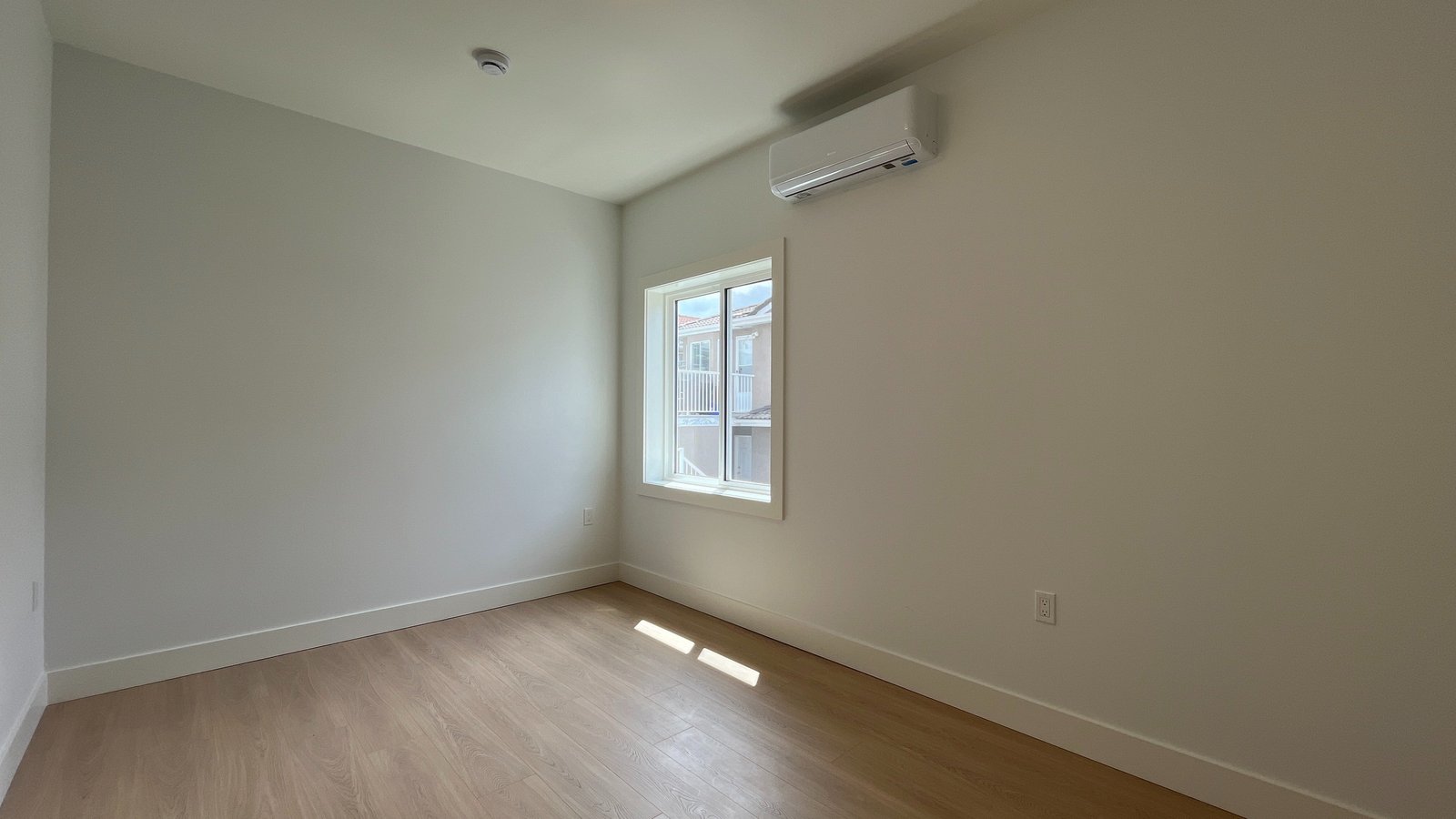 2933 Graveley Street - Photo 11