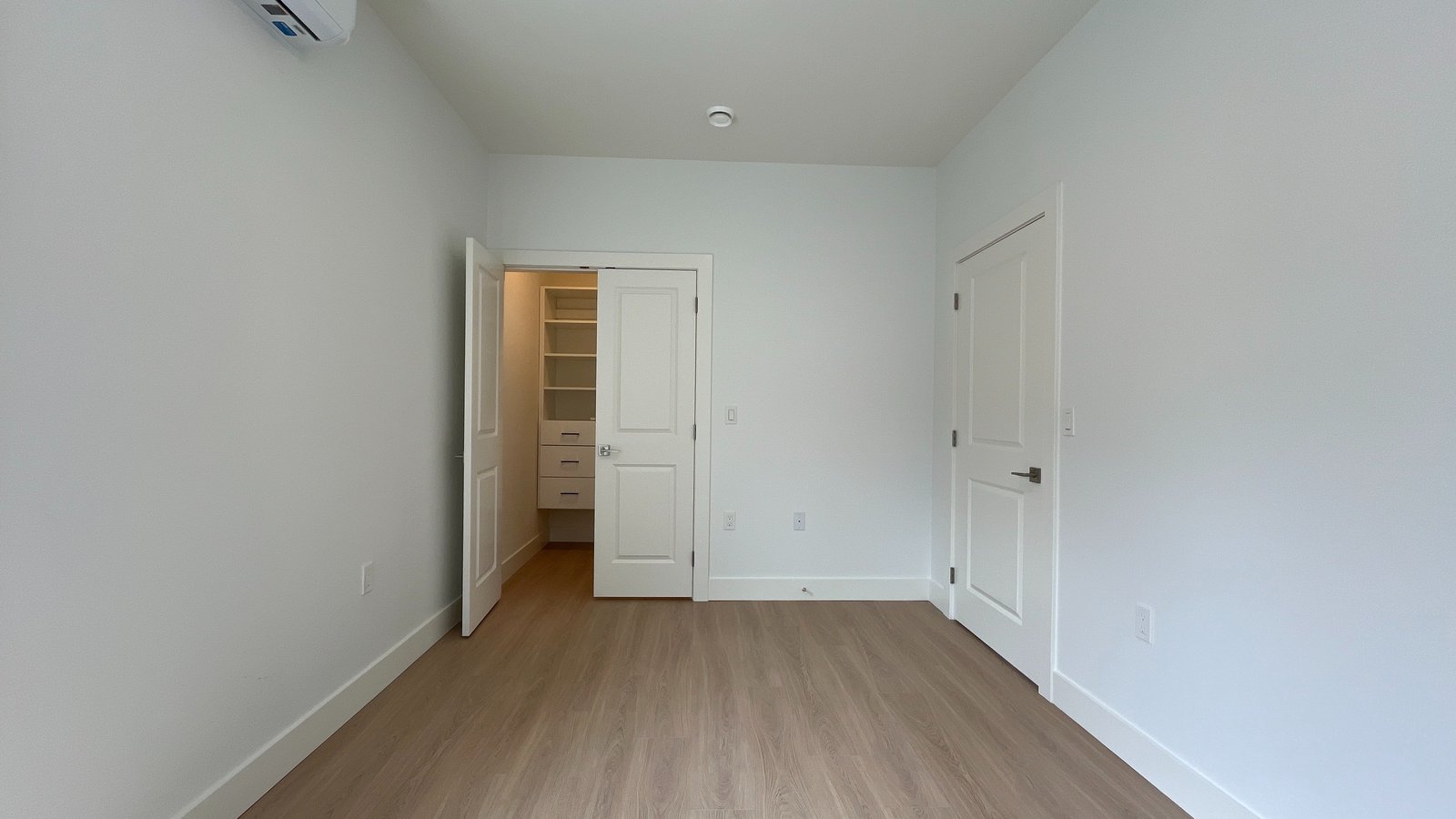 2933 Graveley Street - Photo 12